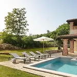 Rustic Calluna & Cardamine With A Pool * Sveti Lovreč Pazenatički